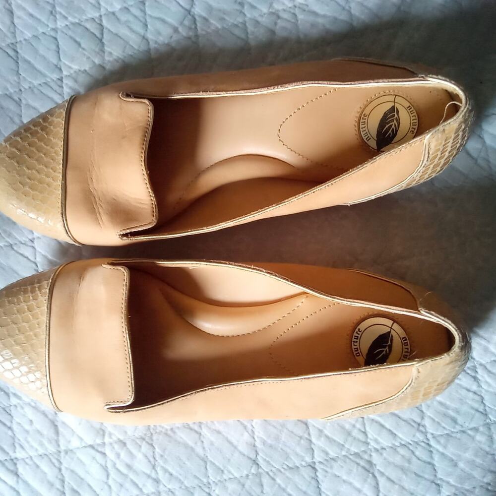 Nurture Casual flats Tan Suede size 9